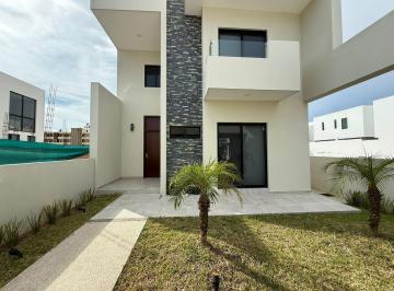 Casa · 300m² · 4 Recámaras · 2 Estacionamientos · Casa en Maralto Residencial