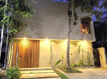 Casa de 3 habitaciones, Benito Juárez · Moderna Casa Familiar con Estilo Unico en Via Cumbres Huayacan