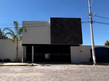 Casa · 350m² · 3 Recámaras · 2 Estacionamientos · Casa en Venta La Florida