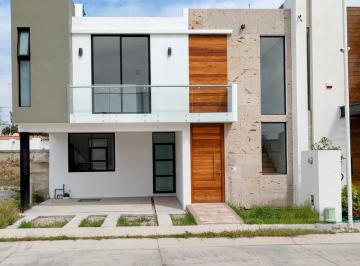 Casa · 198m² · 3 Recámaras · 2 Estacionamientos · Venta Casa en Residencial Alberia Al Poniente de La Ciudad Ge