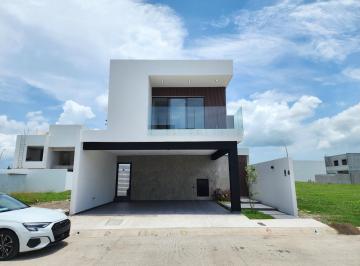 Casa · 211m² · 4 Recámaras · Punto Lomas, Casa a Estrenar con Recámara en Planta Baja