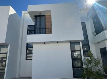 Casa de 3 habitaciones, Bahía de Banderas · Casa en Venta Ubicada a Unos Pasos de Home Depot y Las Hermosas Playas