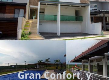 Casa de 3 habitaciones, Corregidora · Casa con 3 Habitaciones en Venta con 334 m² Superficie de Terreno en Fraccionamiento San Jerónimo