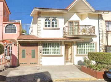 Casa de 4 habitaciones, Gustavo A. Madero · Casa con Excelentes Espacios