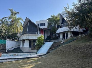 0c39eadce53036f686d0121398c33370416b3448cb2ccf698514b59fb7027db6 · Casa Sola Para Remodelar en Col. Lomas de Cuernavaca