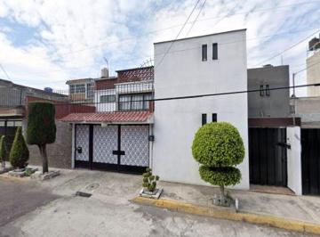 Casa de 4 habitaciones, Gustavo A. Madero · Casa en Lindavista de Recuperacion bancaria.¡Gran Oportunidad!