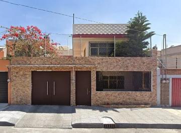 Casa de 3 habitaciones, Nezahualcóyotl · Venta de Casa en Nezahualcoyotl
