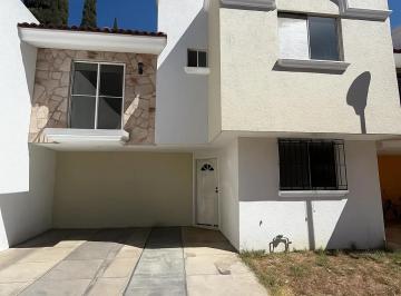 Casa de 3 habitaciones, Zapopan · Remato Amplia Casa en Zapopan a 10 Min de Av Juan Pablo II y Arcos Zapopan