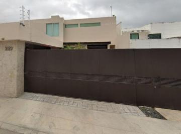 Casa de 5 habitaciones, Mérida · Casa en Venta con Excelente Ubicación, y Valor Mucho Menor Al Comercial.