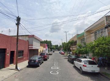 Casa de 5 habitaciones, Guadalajara · Casa con 250 m² Superficie de Terreno y 5 Recámaras en Venta en Guadalajara