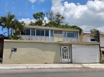 Casa · 317m² · 3 Recámaras · 4 Estacionamientos · Col. Petrolera, Tampico.