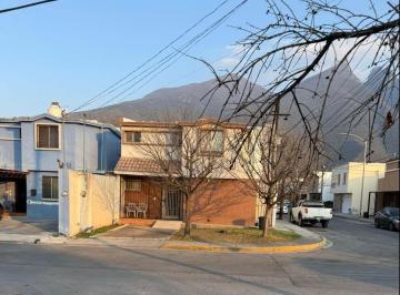 Casa · 129m² · 3 Recámaras · 1 Estacionamiento · Casa en Venta en Rincon de La Primavera, Sur de Mty, en Esquina