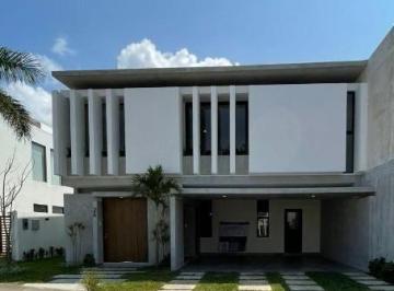 Casa · 298m² · 4 Recámaras · 2 Estacionamientos · Casa en Venta en Fracc. Punta Tiburón, Alvarado, Ver