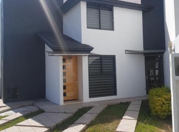 Casa · 210m² · 3 Recámaras · 3 Estacionamientos · Casa en Fraccionamiento Rancho Chapulco