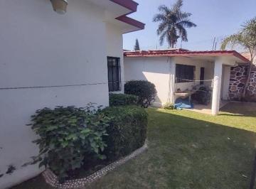 Casa de 2 habitaciones, Cuautla · Venta. Casa. Con. Jardin. Alberca. Brisas. Cuautla