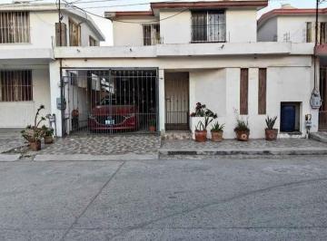 Casa · 174m² · 3 Recámaras · 1 Estacionamiento · Casa en El Parque