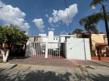 Casa · 237m² · 3 Recámaras · 3 Estacionamientos · Casa en Venta en Prados Tepeyac