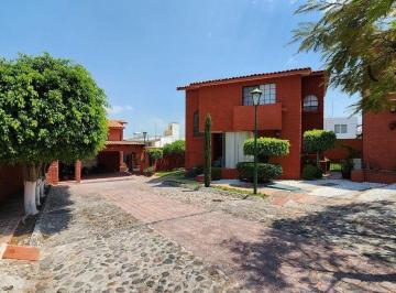 75dba7327f94a9d09fefa3c94724434288ce83a6762b4525af84d14e05d1b8f6 · *venta Casa Centro Sur* Jardin + Cuarto de Servicio