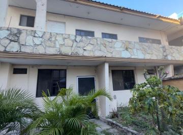 Casa · 3 Recámaras · Casa en Fraccionamiento Laguna del Carpintero