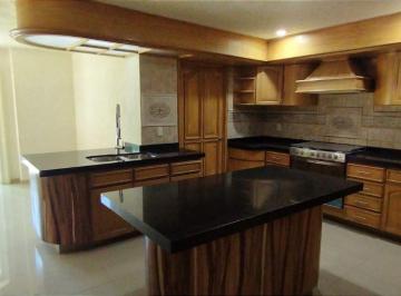 Casa de 4 habitaciones, Tlajomulco de Zúñiga · Bugambilias 1ra Sección Colinda Jardín