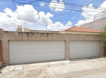 Casa de 3 habitaciones, Torreón · Casa en Venta, Colonia Torreón Jardín, por Remate, Excelente Oportunidad de Inversión