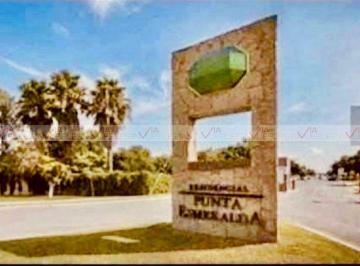 Casa · 120m² · 3 Recámaras · 2 Estacionamientos · Casa en Venta en Residencial Punta Esmeralda