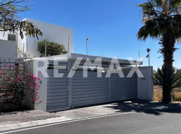 Casa · 359m² · 3 Recámaras · 2 Estacionamientos · Venta de Casa en San Francisco Jurica, Querètaro - (4)