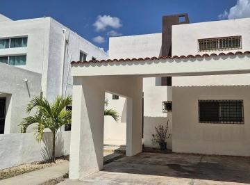 Casa de 4 habitaciones, Mérida · Casa en Renta en Privada en Altabrisa