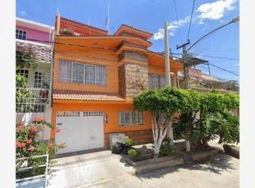 Casa de 6 habitaciones, Nezahualcóyotl · Venta de Casa en Nezahualcoyotl