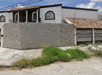 Casa de 5 habitaciones, Torreón · Casa en Venta, Colonia Torreón Jardín, por Remate, Excelente Oportunidad de Inversión