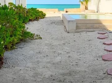 Casa de 3 habitaciones, Progreso · Hermosa Casa Frente a La Playa Venta