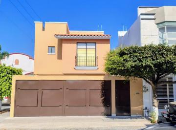 Casa · 140m² · 3 Recámaras · 2 Estacionamientos · Casa en Renta Arboledas de La Luz León Guanajuato