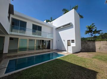 Casa · 360m² · 3 Recámaras · 2 Estacionamientos · Casa en Venta con Alberca Real Campestre Villahermosa
