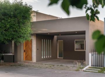 Casa · 341m² · 3 Recámaras · 2 Estacionamientos · Casa en Venta en Pedregal 1 Privadas del Pedregal