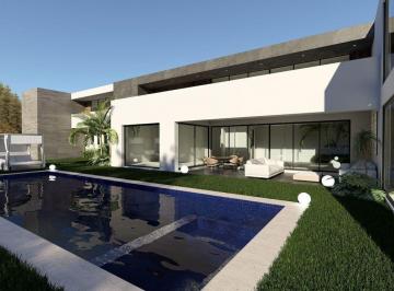 Casa en condominio · 1050m² · 6 Recámaras · 3 Estacionamientos · Casa en Venta en Fraccionamiento Lomas de Cocoyoc, Sec. Volcanes