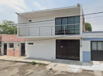 Casa de 3 habitaciones, San Pedro Tlaquepaque · Casa en Col Quintero a 5 Min de Unitec Guadalajara