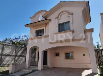 Casa · 160m² · 3 Recámaras · 3 Estacionamientos · Casa en Venta Fraccionamiento Villa California Tlajomulco