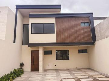 Casa de 4 habitaciones, San Luis Potosí · Casa en Venta en San Ángel V con Chimenea