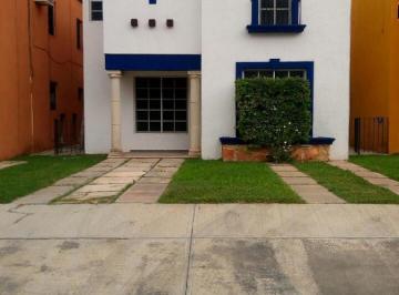 Casa · 133m² · 3 Recámaras · 2 Estacionamientos · Casa en Renta Dentro de Exclusiva Privada en Chuburná