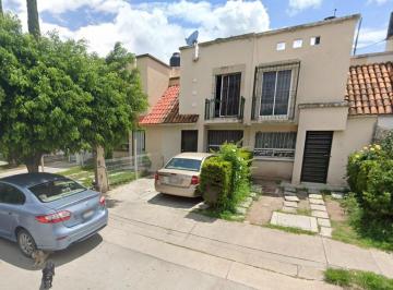 Casa de 3 habitaciones, León · Excelente Propiedad en Mision del Carmen León Guanajuato