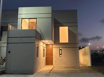 Casa · 119m² · 3 Recámaras · 2 Estacionamientos · Lomas del Mediterráneo, Casa en Venta de 3 Recámaras con Jardín en Fraccionamiento con Amenidades