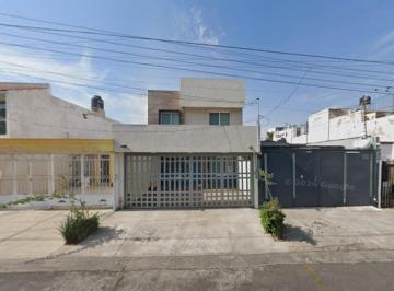 Casa de 3 habitaciones, Guadalajara · Casa en Circunvalacion Oblatos en Remate