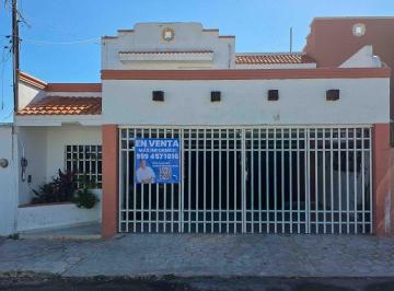 Casa · 171m² · 5 Recámaras · 2 Estacionamientos · Casa en Venta en Mérida, Yucalpetén