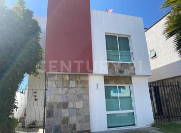 Casa · 115m² · 3 Recámaras · 2 Estacionamientos · Casa en Condominio en Renta en Urbano Bonanza, Metepec, Estado de México