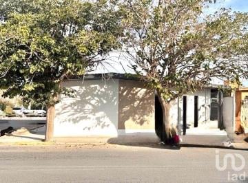 Casa · 150m² · 3 Recámaras · 4 Estacionamientos · Casa en Venta de un Piso, Renovada por Completo, Excelente Ubicación