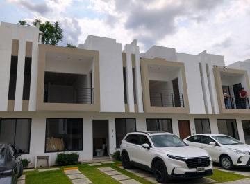 Casa en condominio de 4 habitaciones, Jiutepec · Casa Moderna con Roof Garden y Alberca
