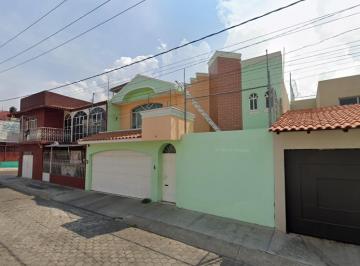 Casa de 3 habitaciones, Morelia · Casa con 3 Recámaras de 200 m² en Venta en El Mirador del Punhuato