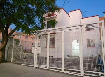 Casa de 5 habitaciones, Querétaro · !oportunidad Estratégica! Casa con Potencial Comercial en Av Principal