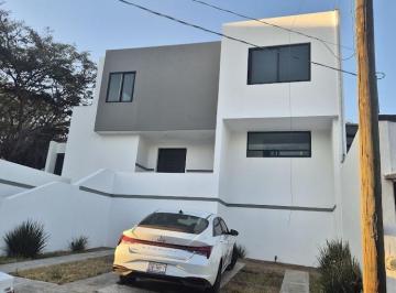 Casa · 230m² · 3 Recámaras · Preciosisima Casa en Gran Jardin