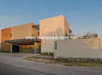 Casa · 321m² · 4 Recámaras · 3 Estacionamientos · Casa en Venta en Altozano El Nuevo Queretaro